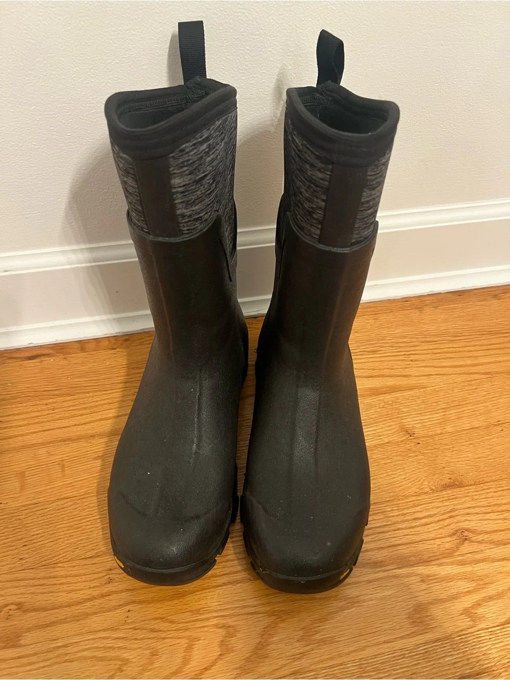 MUCK WOMEN'S ARCTIC ICE MID BOOTS+ VIBRAM ARCTIC GRIP A.T.